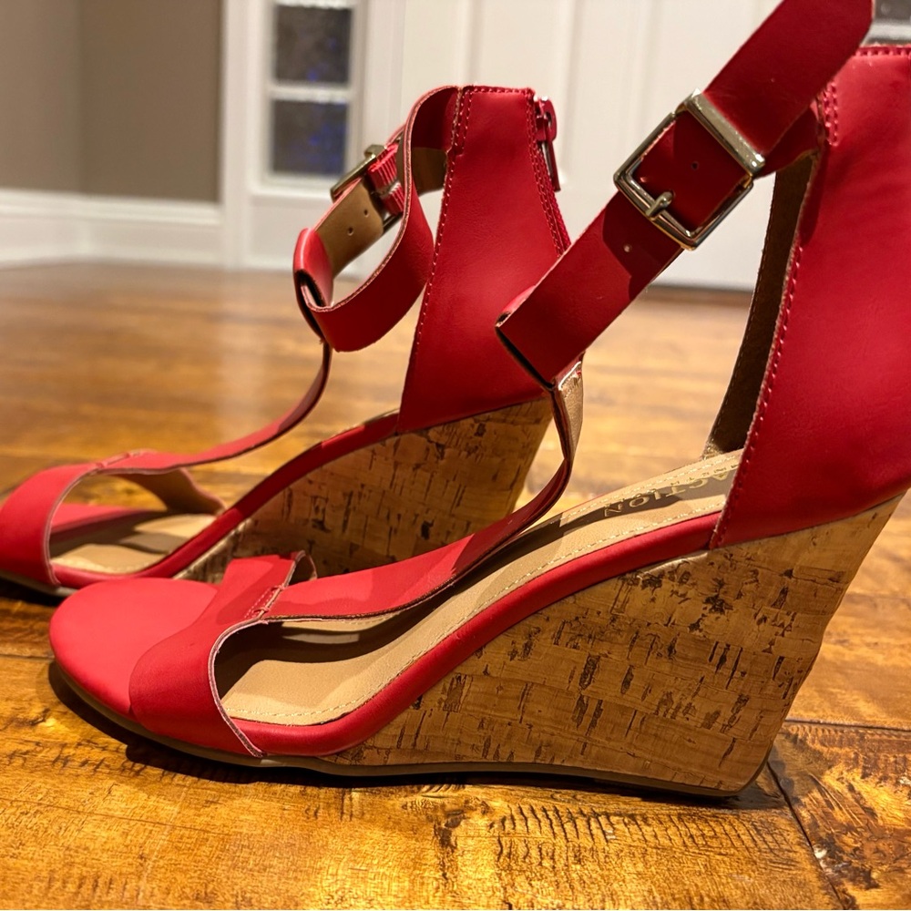 Kenneth Cole Reaction T-Strap Ava Red Wedge Sandals - Picture 9 of 15